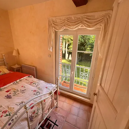 Aux Jardins Fleuris Apartment Honfleur Exterior photo